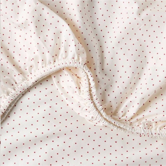 Threshold Twin/Twin XL 400 Thread Count Performance Sheet Set Ivory, Red Hem - Picture 4 of 5